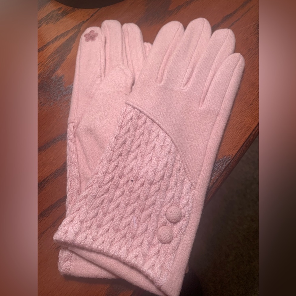 Cable Detailed Button Touch Smart Gloves